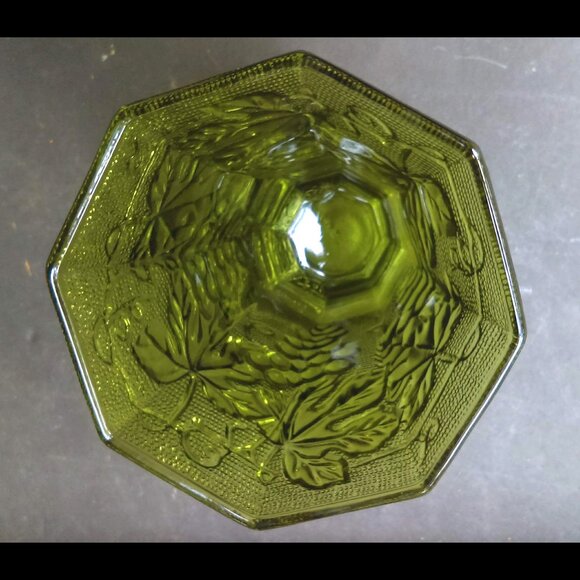Anchor Hocking Vintage Green Footed Octagon Glass Vase with Leaves and Grapes - Picture 4 of 6